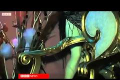 Το BBC για την Σούλα, το γραφείο τελετών και την… χορηγία στον Βουκεφάλα
