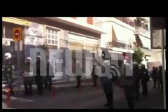 Οδοφράγματα και ένταση στην Αγία Βαρβάρα - Τσιγγάνοι καταστηματάρχες αρνούνται ελέγχους της Οικονομικής Αστυνομίας..Βίντεο.