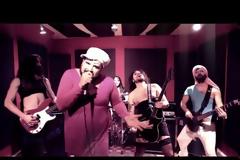 “Δεν ταιριάζετε”: το νέο video clip των Trendy HooliGuns!