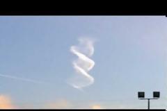 Απίστευτο Spiral εμφανίζεται πάνω από τη Μόσχα