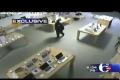 News: Ένοπλη ληστεία στο Apple Store  video