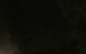 UFO πάνω από Phoenix, Arizona 1 Ιανουαρίου, 2013.