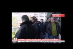 ΣΕ ΔΙΑΘΕΣΙΜΟΤΗΤΑ ΑΣΤΥΝΟΜΙΚΟΙ ΓΙΑ ΣΥΜΠΑΡΑΣΤΑΣΗ ΣΕ ΣΥΛΛΗΦΘΕΝΤΕΣ ΣΥΝΑΔΕΛΦΟΥΣ ΤΟΥΣ (VIDEO)
