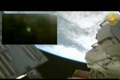 UFO στην τροχιά της Γης - καταγράφτηκε  από το ΔΔΣ - 5, Ιανουαρίου 2013