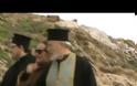 Απίστευτο! Στην Μύκονο έριξαν το Σταυρό και τον έπιασε ένα τεράστιο χταπόδι!
