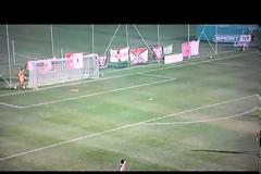 Απίθανο γκολ από τον...ουρανό!!