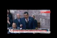 Δείτε στο VIDEO τον Κασιδιάρη να λέει στην Πιπιλή: Κάτσε κάτω ρε, πάλι πιωμένη είσαι;