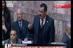 Πιπιλή: Εσείς στη Χρυσή Αυγή έχετε πρόβλημα με τις ξανθές!