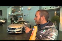 Πρώτη επίσημη εμφάνιση του Hamilton με τη Mercedes