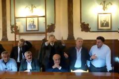 Μαλλιά κουβάρια στο δημοτικό συμβούλιο Ξάνθης [video]