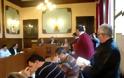 Μαλλιά κουβάρια στο δημοτικό συμβούλιο Ξάνθης [video]