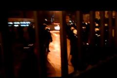 Η στιγμή που το ΕΚΑΜ εισβάλλει στο μετρό (VIDEO)
