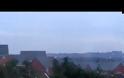 UFO πάνω από τα σπίτια Στο Nuneaton, Αγγλία