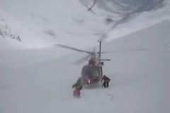 Δείτε τους Ελβετούς διασώστες της Air Zermatt και το υπερσύγχρονο ελικόπτερο Bell 429,που φέρνουν στα Γιάννενα!