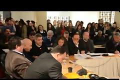 Κεφαλονιά: Εκατοντάδες φοιτητές στο δημοτικό συμβούλιο διαμαρτύρονται για το κλείσιμο του ΤΕΙ