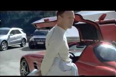 Μια Mercedes SLS κάνει πλήρη περιστροφή μέσα σε τούνελ!!!