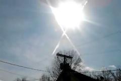 Οι παράξενοι σχηματισμοί σε σχήμα Χ των chemtrails