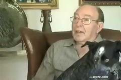 O αστροναύτης Edgar Mitchell λέει οτι τα UFO και Οι Εξωγήινοι υπάρχουν! και μας παρακολουθούν.