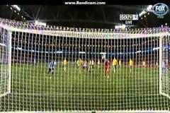 Έδιωξε με ψαλιδάκι σουτ του Μέσι (vid)