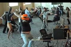 Harlem Shake: Η νέα παγκόσμια τρέλα [Videos]
