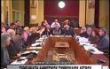 Κάλεσαν την αστυνομία να συλλάβει τον Δήμαρχο γιατί κάπνιζε την ώρα του δημοτικού συμβουλίου