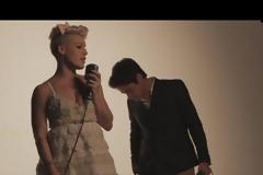 Behind the scenes με την Pink