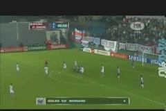 Δολοφονικό φάουλ στο Ροναλντίνιο [Video]