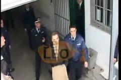 Ο Παπαγεωργόπουλος στις φυλακές Διαβατών - Κράτα γερά, σαν τον Κολοκοτρώνη, φώναζαν οι οπαδοί του