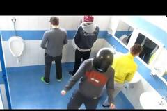 Το πρώτο Harlem Shake γυρισμένο σε τουαλέτα… στη Ρόδο
