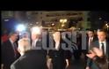 Αποθέωσαν τον Κ. Καραμανλή και τη σύζυγό του Νατάσσα - Αποδοκίμασαν τον Σαμαρά