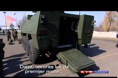 ΒΙΝΤΕΟ - Έπεσε από τεθωρακισμένο