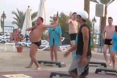 Θα δακρύσετε από τα γέλια: Θέλει κούνημα το step aerobic! [video]
