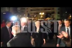 Αποθέωσαν τον Κ. Καραμανλή και τη σύζυγό του Νατάσσα - Αποδοκίμασαν τον Σαμαρά