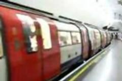 Η αυστηρή εκδοχή του «mind the gap» επιστρέφει στο μετρό του Λονδίνου