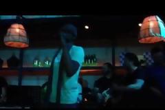 Ο Petway τραγουδάει και Αντύπα [Video]