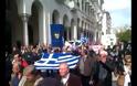 Εντυπωσιακή η πορεία των ένστολων στη Θεσσαλονίκη
