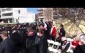 ΤΩΡΑ: Στο σημείο απ' όπου έφευγαν οι συρμοί για το Άουσβιτς έφτασε η πορεία για το ολοκαύτωμα