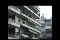 Πάτρα: Το σαμποτάζ του Πατρινού Kαρναβαλιού - Kατάβρεχαν από το μπαλκόνι τα μέλη των πληρωμάτων! - Δείτε το video