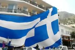 Η μεγαλύτερη Ελληνική σημαία του κόσμου στην Κάλυμνο(βιντεο)