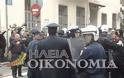 Πύργος: Oι σπουδαστές παρελαύνουν φωνάζοντας συνθήματα μετά την συμπλοκή τους με τους αστυνομικούς - Δείτε φωτο-video