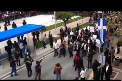 Επεισόδια με μπλοκ του ΣΥΡΙΖΑ και την Αστυνομία στην Καλαμάτα [video]