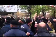 Ένταση στην παρέλαση της Θεσσαλονίκης - ΒΙΝΤΕΟ