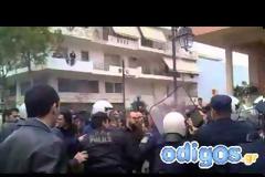 Επεισόδια και προσαγωγές στην Παρέλαση στον Πύργο