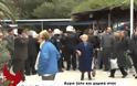 Σε διαθεσιμότητα ο αστυνομικός διευθυντής Λουτρακίου που πέταξε το στεφάνι φωνάζοντας 