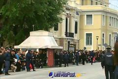 Παρέλαση σε αστυνομικό κλοιό στη Μυτιλήνη