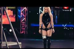 Βίντεο: Η ξανθιά pole dancer με τις 3 εκατ. επισκέψεις στο YouTube