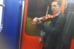 Ο βιολιστής του τρένου [Video]