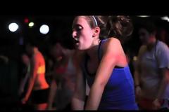 305 Workout: Kάψτε 600 θερμίδες σε 1 ώρα χορεύοντας