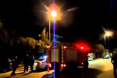ΠΡΙΝ ΛΙΓΟ: Φορτηγό παρέσυρε παρκαρισμένα αυτοκίνητα έξω από το παλιό Νοσοκομείο [Photo & Video]
