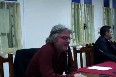 Δήμαρχος χαστούκισε σύμβουλο επειδή τον είπε «καραγκιόζη» [βίντεο]
